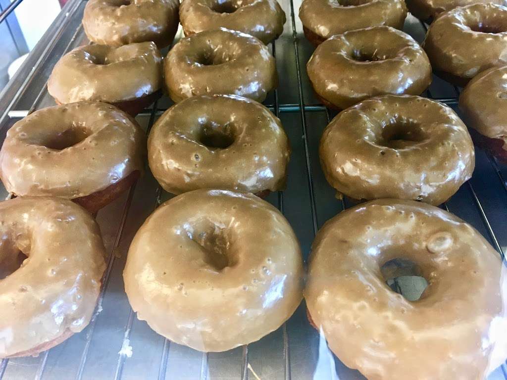 Leucadia Donut Shoppe | 1604 N Coast Hwy 101, Encinitas, CA 92024, USA | Phone: (760) 942-8981