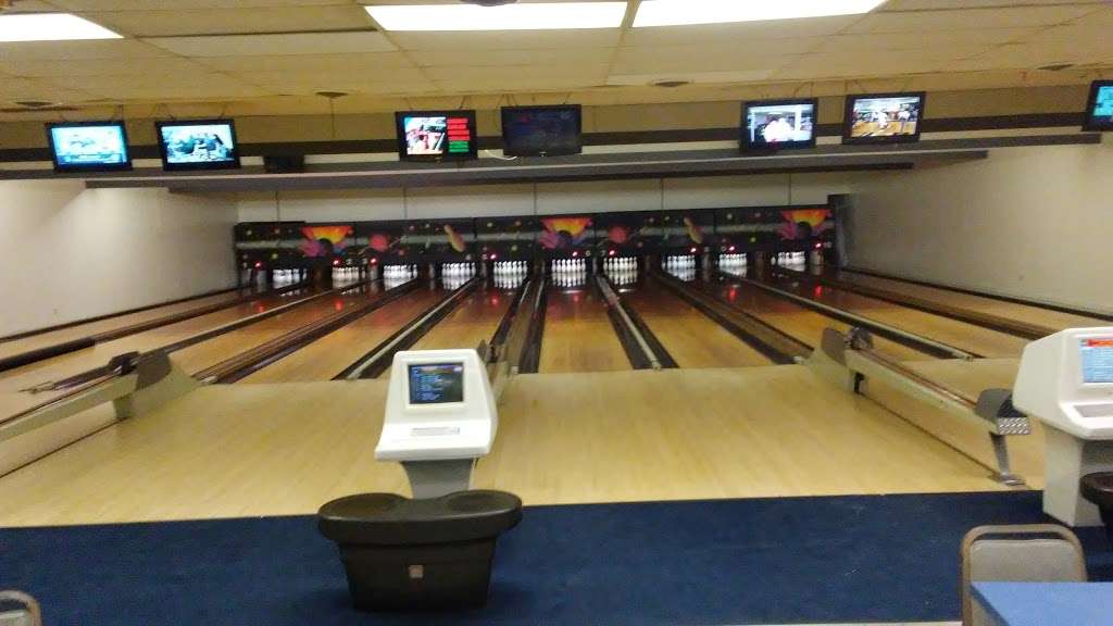 Rensselaer Bowling Center | 812 S College Ave, Rensselaer, IN 47978, USA | Phone: (219) 866-9912