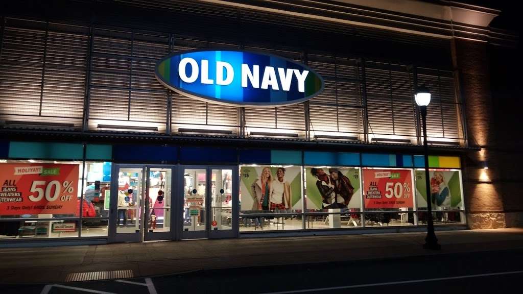 Old Navy | 3060 Center Valley Pkwy, Center Valley, PA 18034, USA | Phone: (610) 791-1646