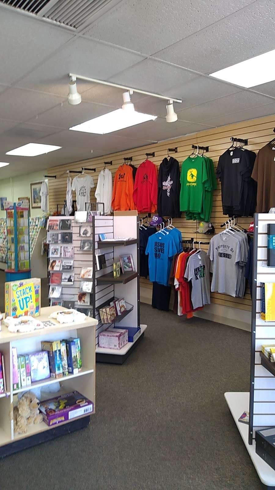 Tehachapi Christian Store | 108 E Tehachapi Blvd, Tehachapi, CA 93561, USA | Phone: (661) 822-0626