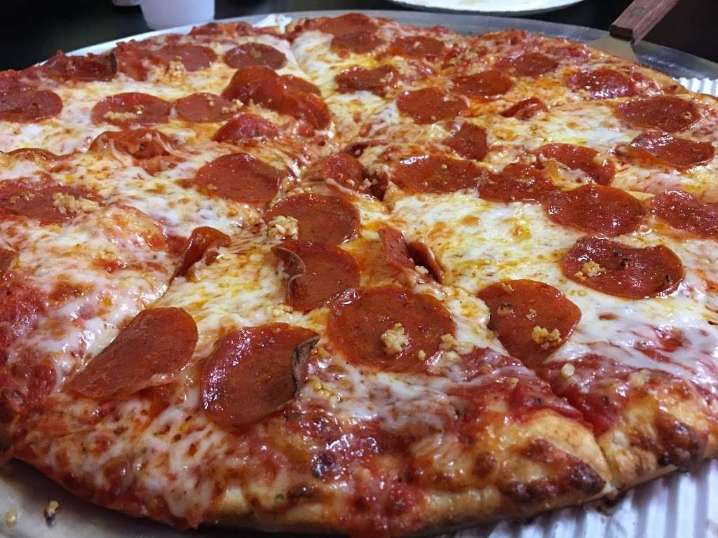 Giovannis Pizza | 42641 US-27, Davenport, FL 33837, USA | Phone: (863) 438-6634