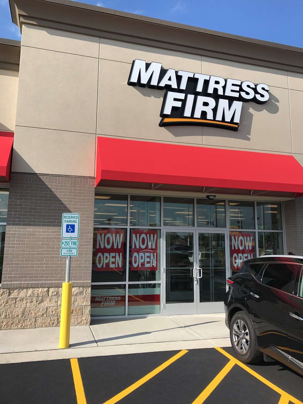 Mattress Firm Palatine | 910 E Dundee Rd, Palatine, IL 60074, USA | Phone: (847) 786-5243