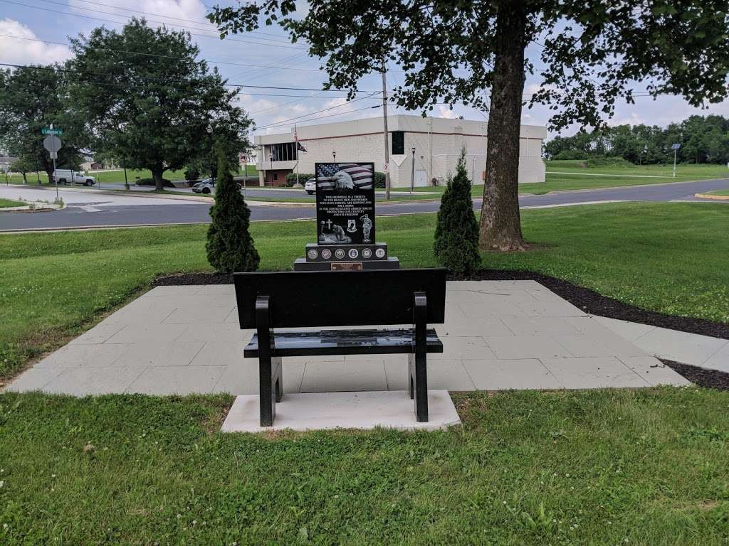 Littlestown Veterans Memorial | 27009 0045---000, Littlestown, PA 17340, USA
