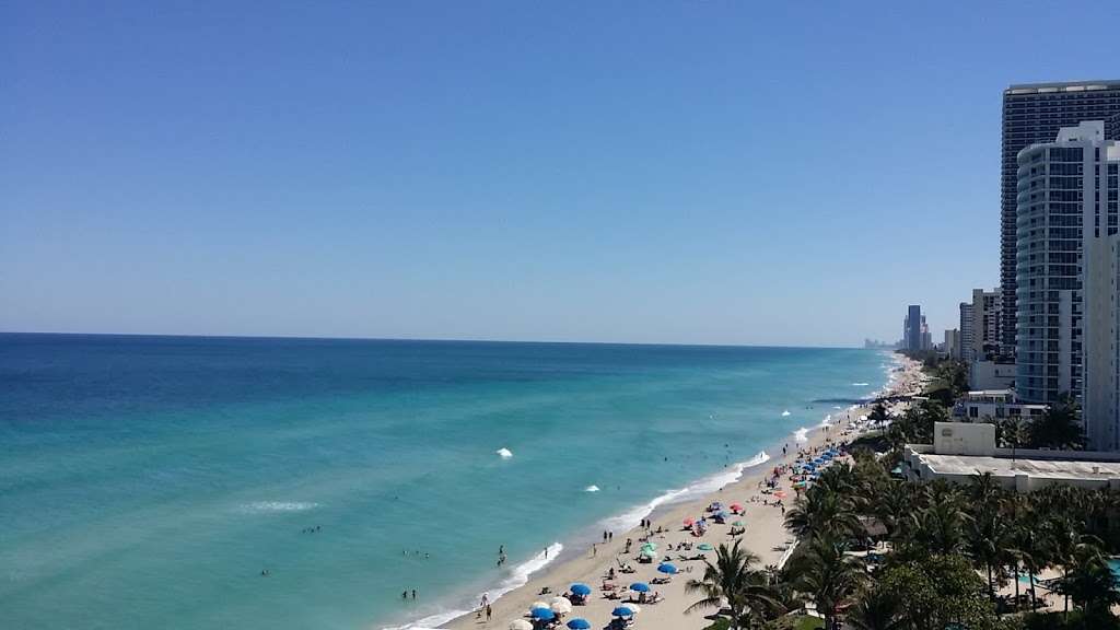 Beach Rental Condo | 3725 S Ocean Dr APT 902, Hollywood, FL 33019, USA | Phone: (954) 590-0334