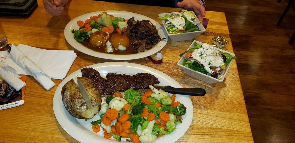 Meat & Potato Eatery-Carpentersville | 2258 Randall Rd, Carpentersville, IL 60110, USA | Phone: (847) 844-0544