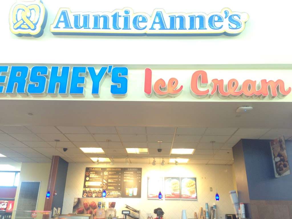 Auntie Annes | 5052 Cetronia Rd, Allentown, PA 18106, USA | Phone: (610) 366-3872