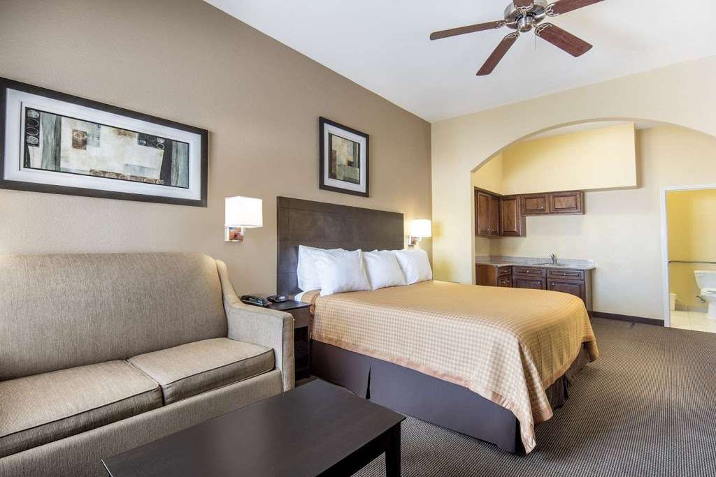 Days Inn by Wyndham Baytown East | 8115 TX-146, Baytown, TX 77523 | Phone: (281) 573-0113