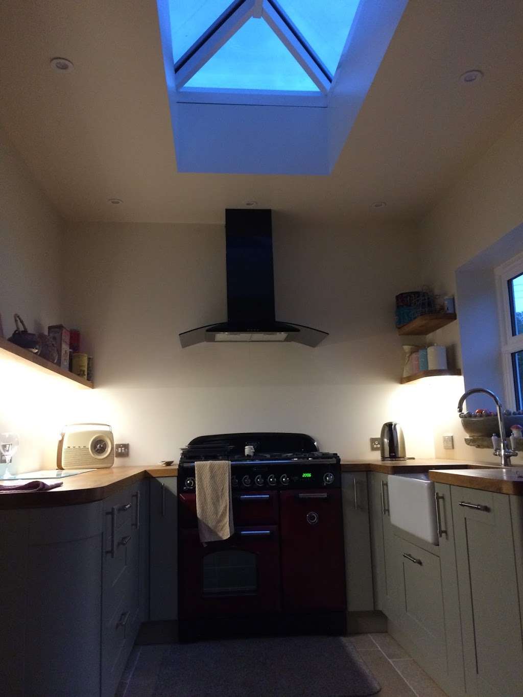 J G O Electrical services | 43 Morgan Cres, Theydon Bois, Epping CM16 7DU, UK | Phone: 01992 812785