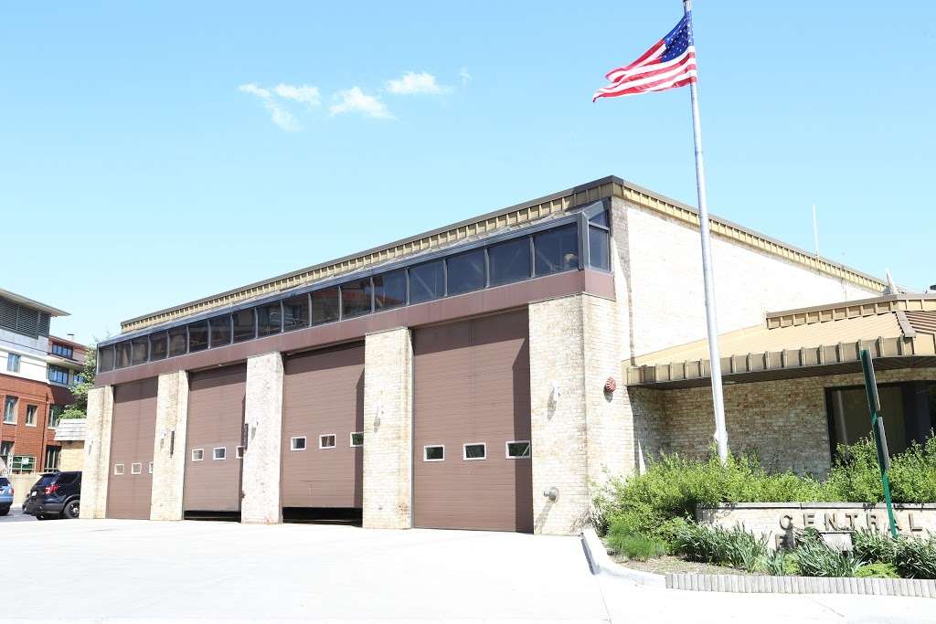Oak Park Fire Department | 100 N Euclid Ave, Oak Park, IL 60301, USA | Phone: (708) 445-3300