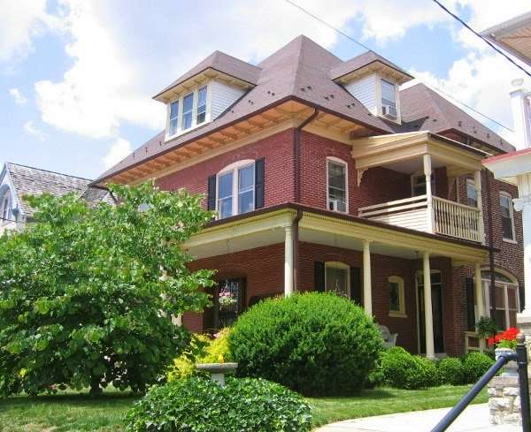 Harvest Moon Bed & Breakfast | 311 E Main St, New Holland, PA 17557 | Phone: (717) 723-5251