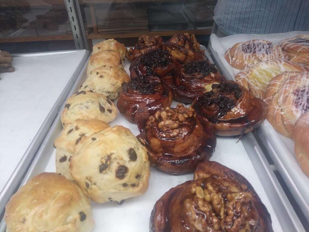 Rolings Bakery | 7848 Montgomery Ave, Elkins Park, PA 19027, USA | Phone: (215) 635-5524