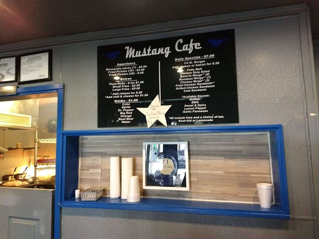 Mustang Cafe | 7708 Marbach Rd, San Antonio, TX 78227, USA | Phone: (210) 675-4376