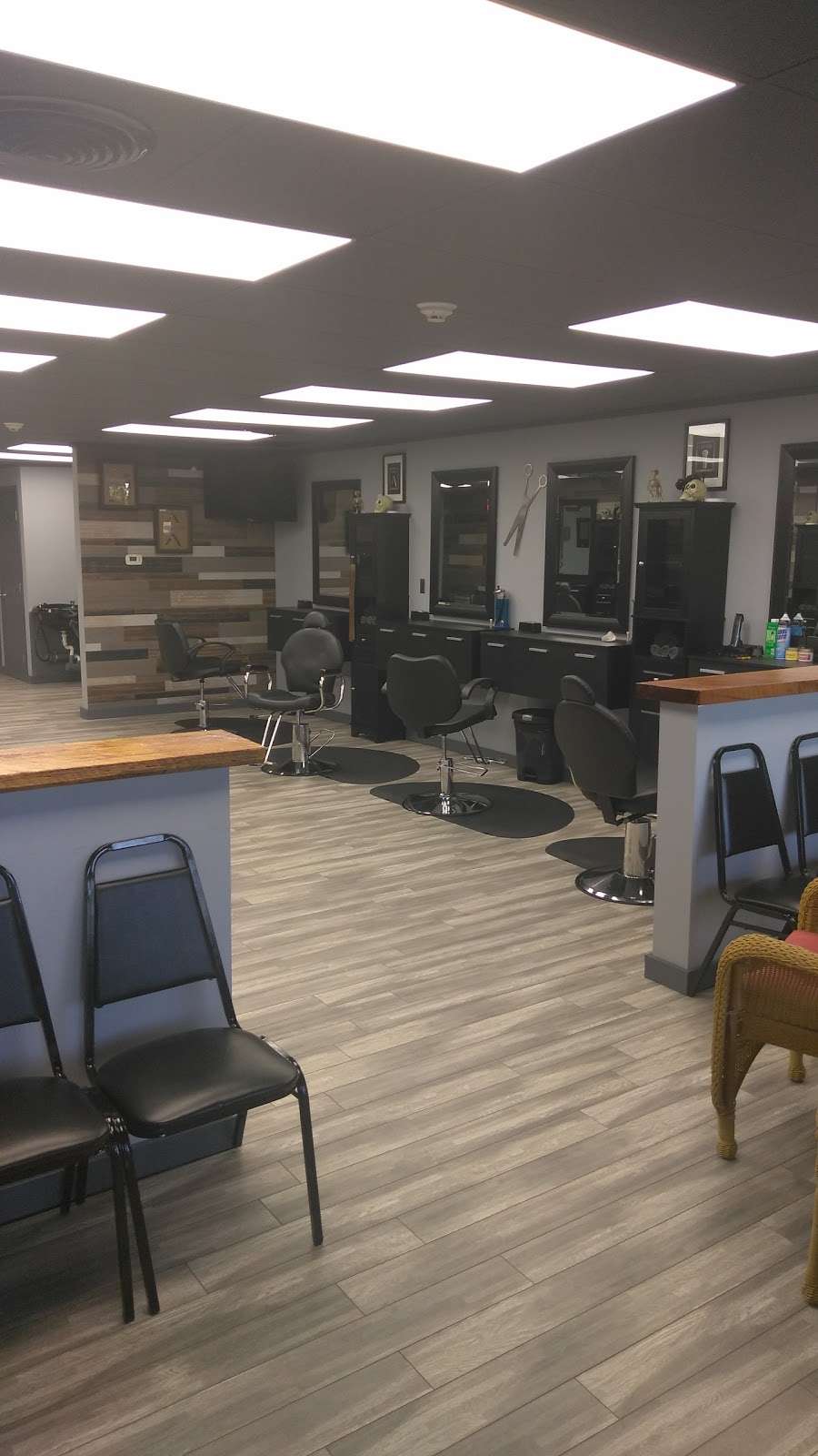 Handsome Cuts | 930 Woodbourne Rd, Levittown, PA 19056, USA | Phone: (215) 946-2887