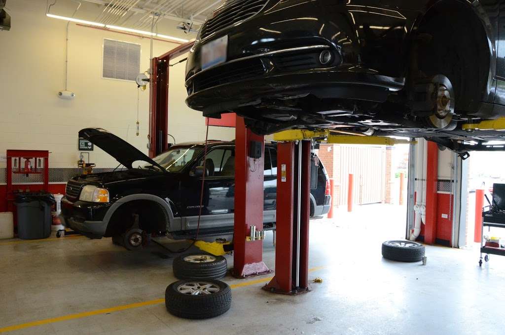 AAA Evergreen Park Car Care Plus | 9154 S Western Ave, Evergreen Park, IL 60805, USA | Phone: (708) 459-6777