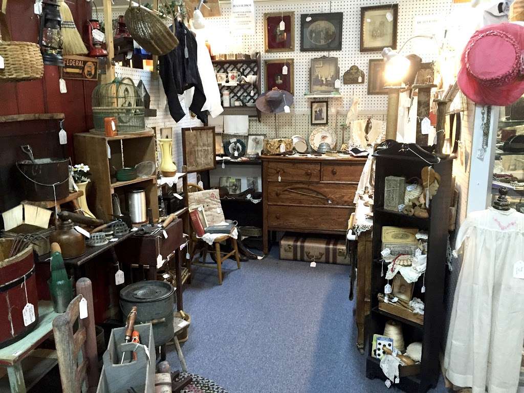 Vintage Touch in Antique Crossroads | 20150 National Pike, Hagerstown, MD 21740 | Phone: (304) 263-7179