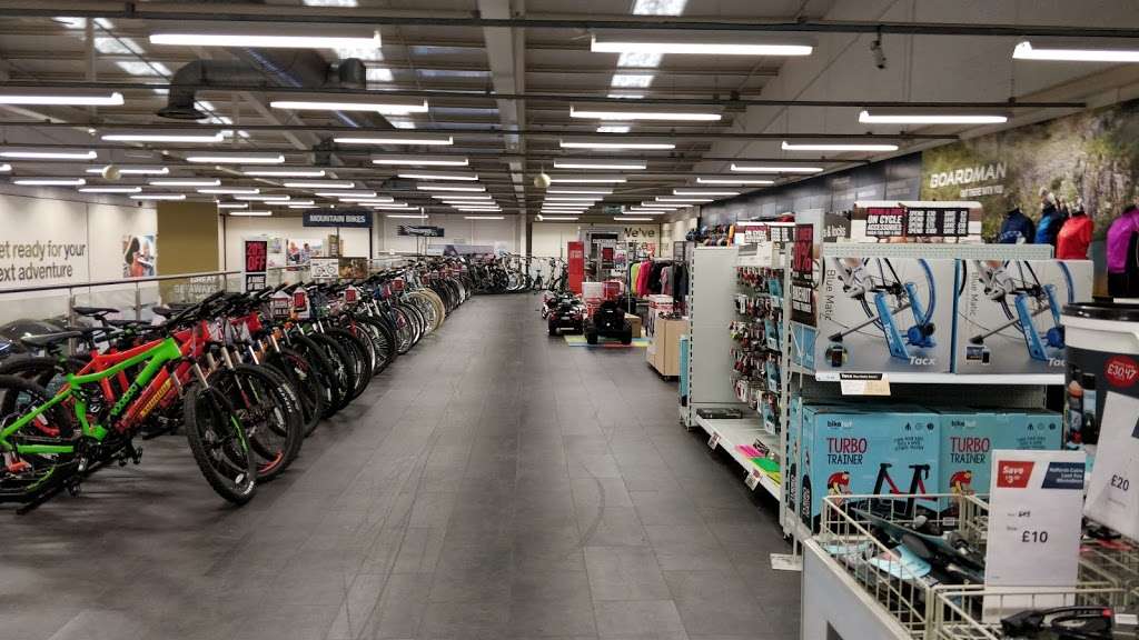 Halfords - Charlton Store | Unit 4, Stonelake Retail Park, 601 Woolwich Rd, Charlton, London SE7 8LU, UK | Phone: 020 8293 4844