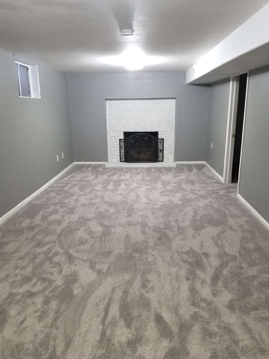 Sloanes Carpet Secret | 13100 Albrook Dr Suite 900, Denver, CO 80239, USA | Phone: (303) 300-9555