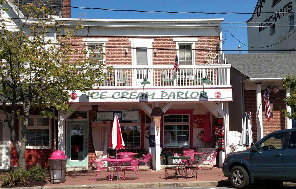 Ice Cream Parlor | 32 Clinton St, Delaware City, DE 19706 | Phone: (302) 836-9252