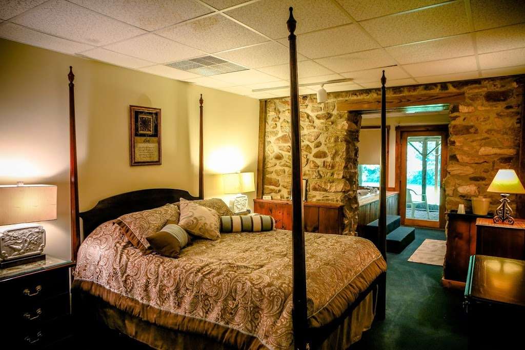 Bally Spring Inn | 90 Airport Rd, Barto, PA 19504, USA | Phone: (610) 845-3500