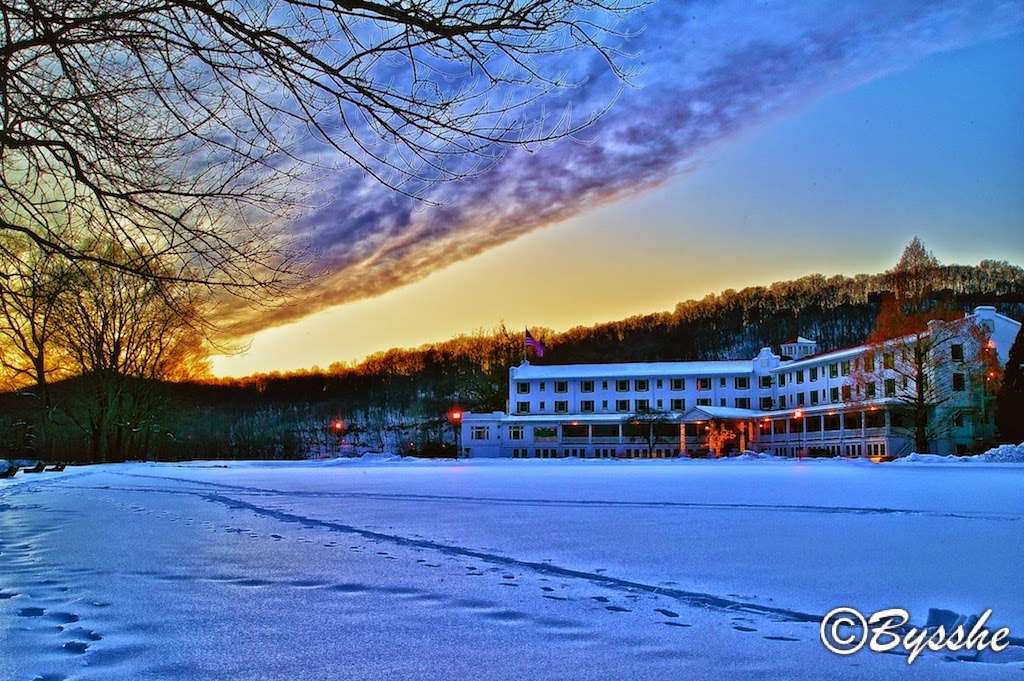 The Shawnee Inn and Golf Resort | 100 Shawnee Inn Dr, Shawnee on Delaware, PA 18356, USA | Phone: (570) 424-4000