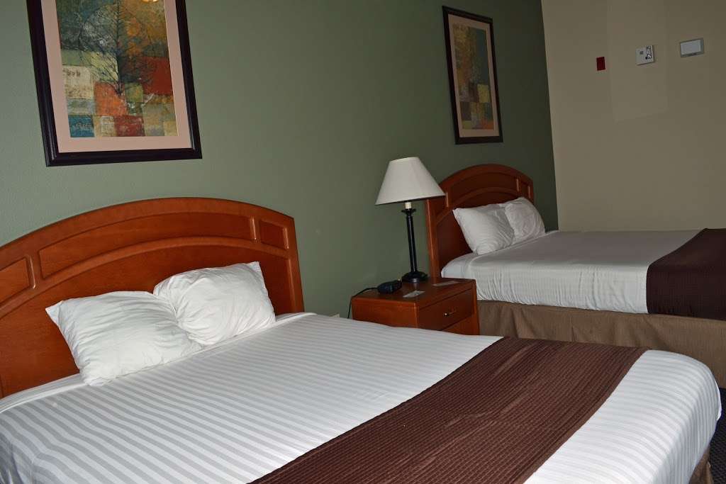 Paola Inn and Suites | 1600 E, Hedge Ln Ct, Paola, KS 66071 | Phone: (913) 294-3700