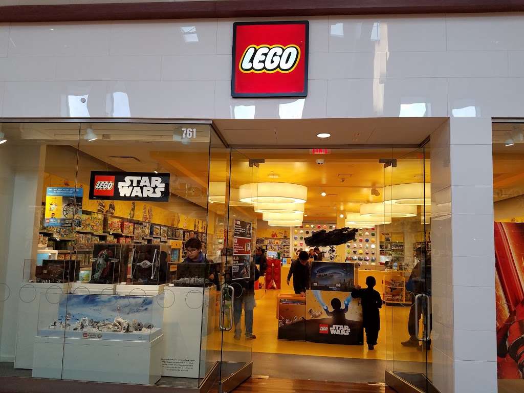 The LEGO Store | 6170 Grand Ave, Gurnee, IL 60031, USA | Phone: (847) 855-2833