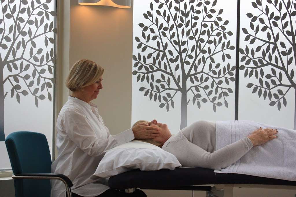 reCentre Health Therapy Rooms | 246 Balham High Rd, London SW17 7AW, UK | Phone: 020 8772 0222