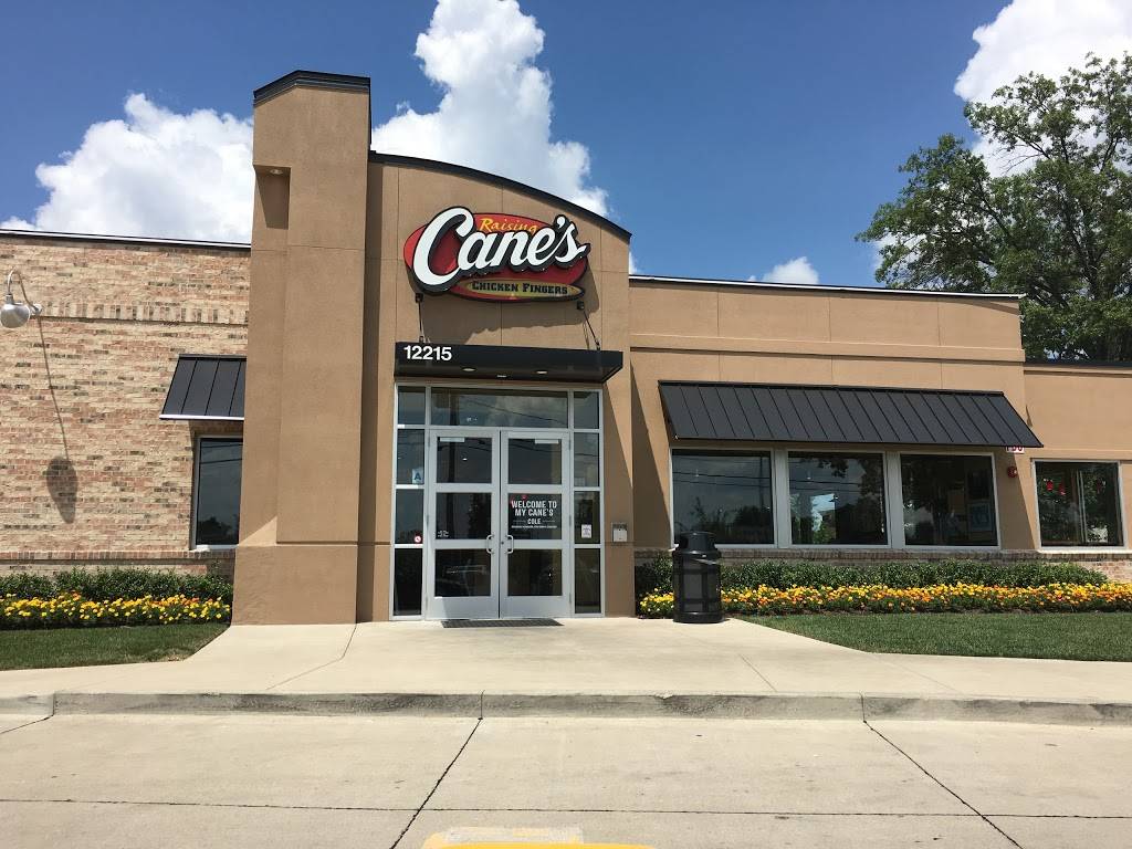 Raising Canes Chicken Fingers | 12215 Manchester Rd, Des Peres, MO 63131, USA | Phone: (314) 909-4772