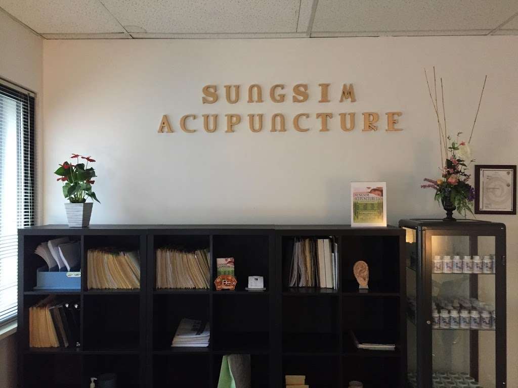 SungSim Acupuncture: Chris Bae, Dipl. Ac, L.Ac | 4470 Broadway #5, New York, NY 10040, USA | Phone: (212) 567-5891