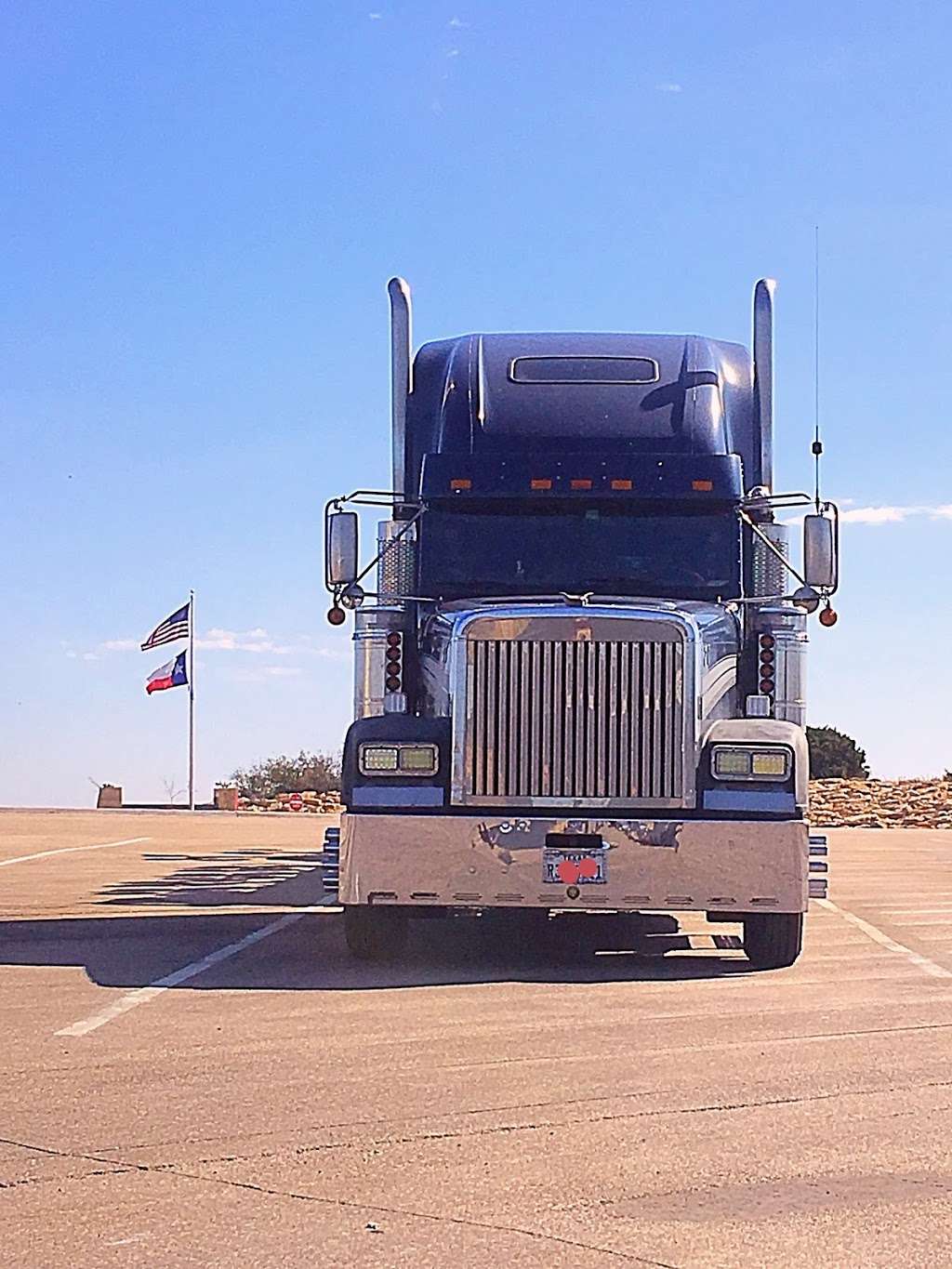 Black & White Trucking | 10909 Gulf Fwy, Houston, TX 77034, USA | Phone: (832) 745-6372