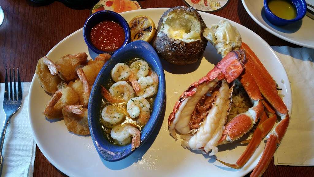 Red Lobster | 8003 Golden Sky Ln, Orlando, FL 32809, USA | Phone: (407) 438-6627