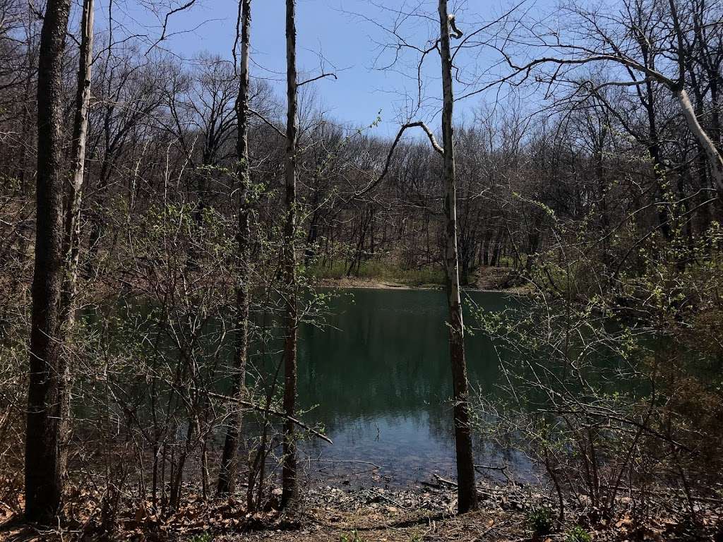 Riss Lake Nature Trail | 8132 NW Lakeview Dr, Parkville, MO 64152, USA | Phone: (816) 741-3002