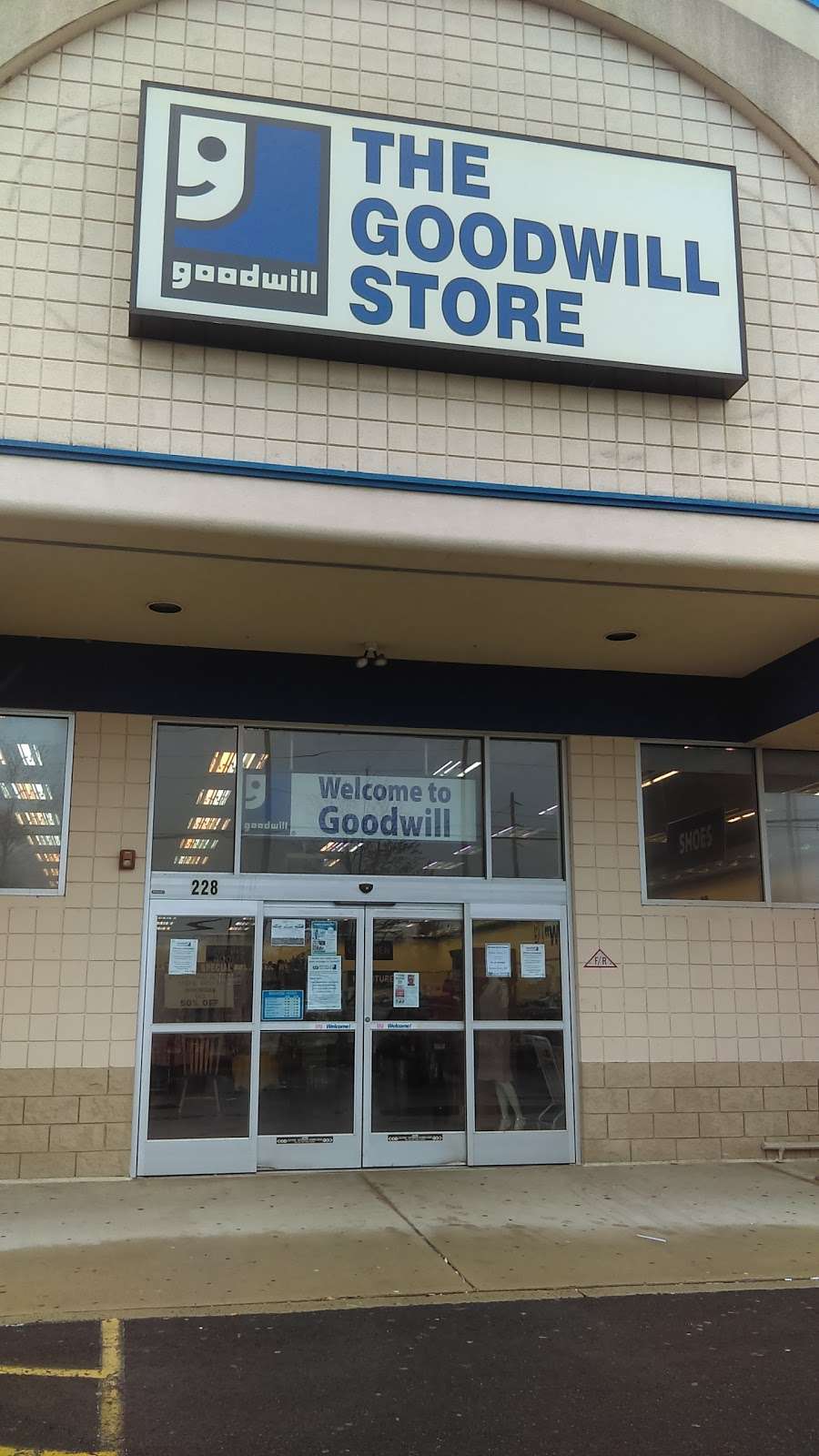 Goodwill Store | 228 NJ-35, Cliffwood, NJ 07721, USA | Phone: (732) 566-0277