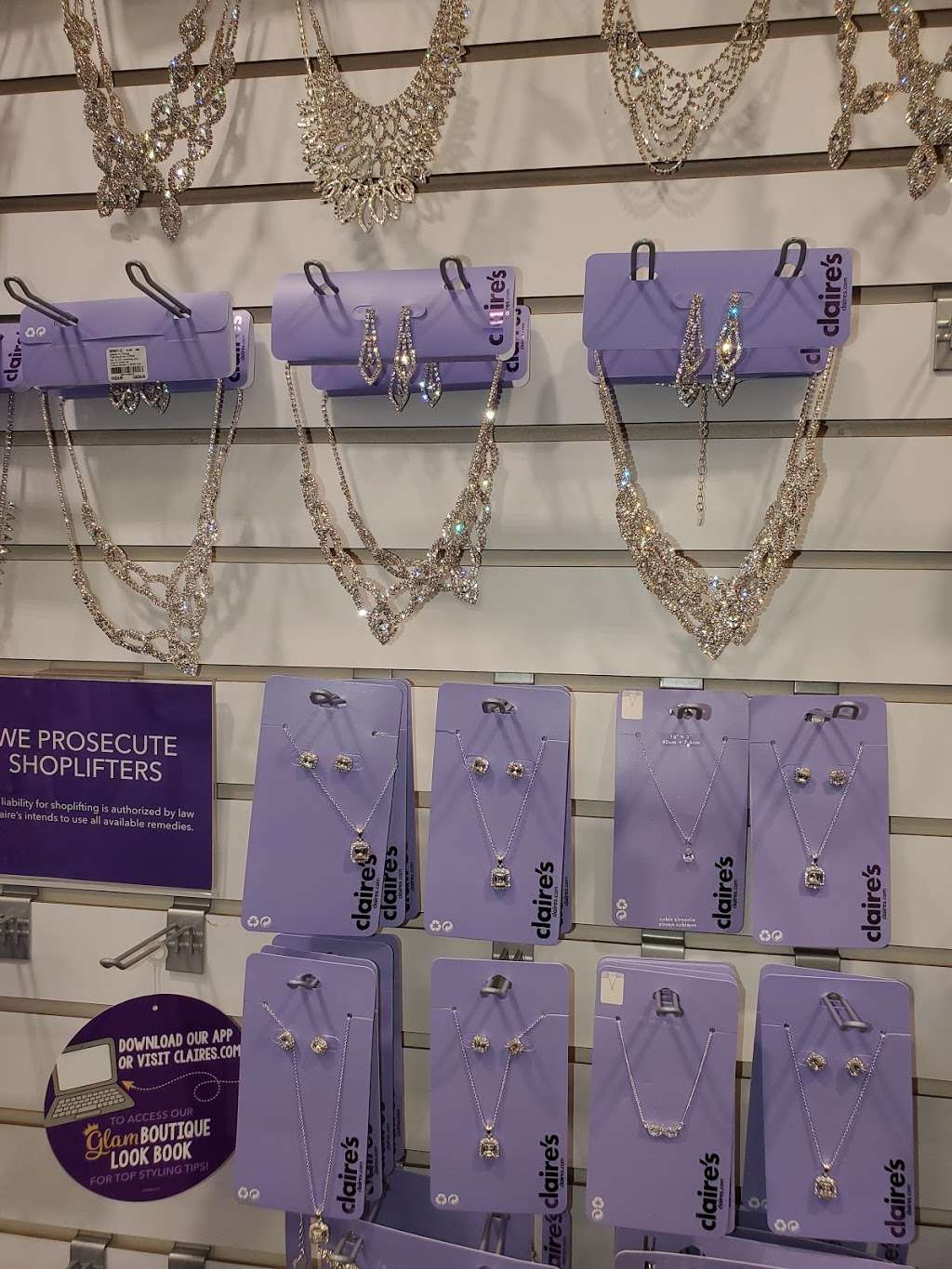 Claires | 4222 N Harlem Ave D1A, Norridge, IL 60706, USA | Phone: (708) 452-5941