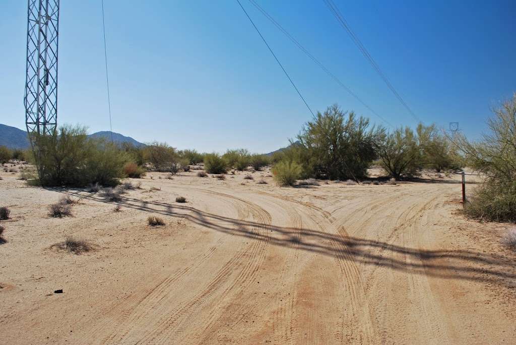 Turnoff to Quartz Peak Trailhead | Unnamed Road, Laveen Village, AZ 85339, USA