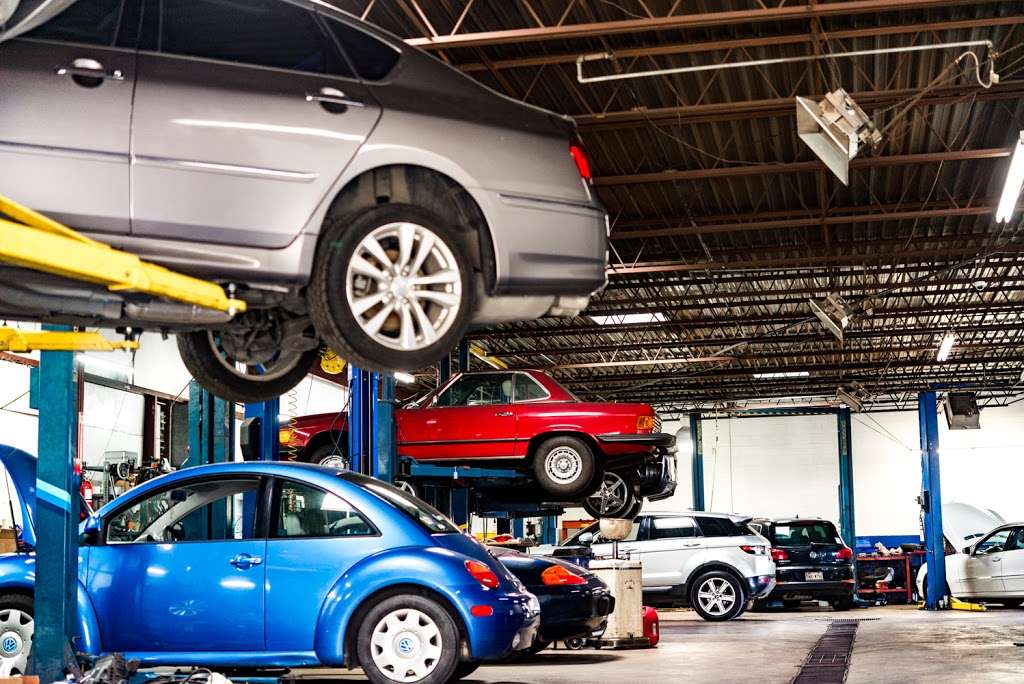 Autobahn Automotive Service | 2306 NE Interstate 410 Loop, San Antonio, TX 78217, USA | Phone: (210) 657-1180