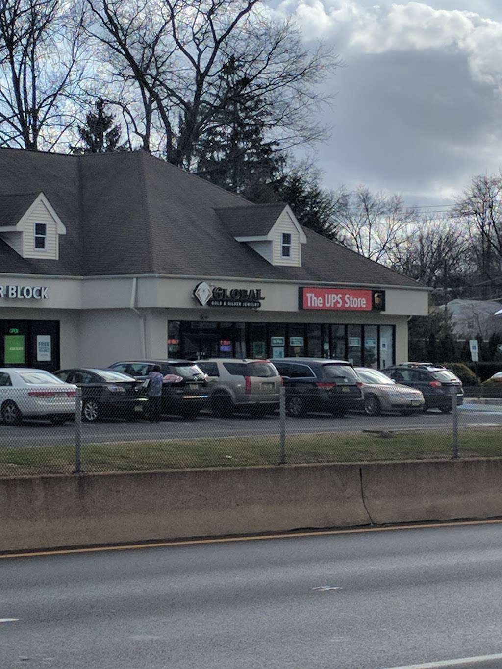 The Ups Store 2560 Rte 22 East Scotch Plains Nj 07076 Usa