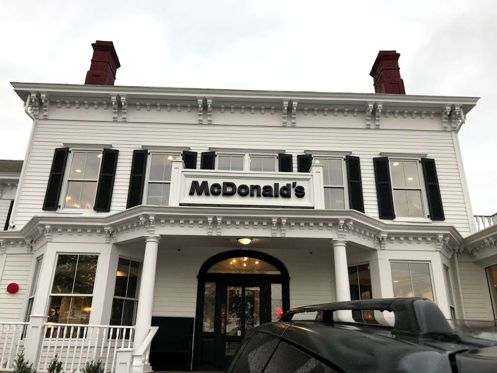 McDonalds | 2045 Jericho Turnpike, New Hyde Park, NY 11040, USA | Phone: (516) 488-1950