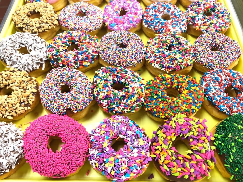 Family Donut | 7505 Davis Blvd # 200, North Richland Hills, TX 76182, USA | Phone: (817) 581-4363