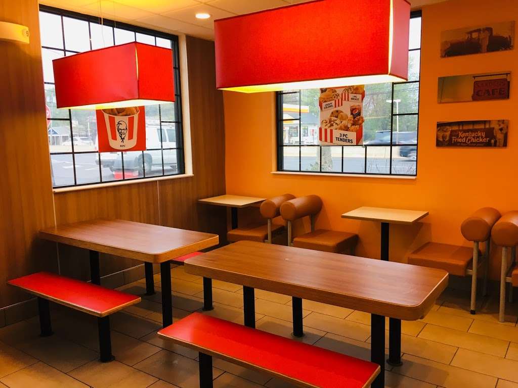 KFC | Airport Plaza Shopping Center, 1390 NJ-36, Hazlet, NJ 07730 | Phone: (732) 739-9200