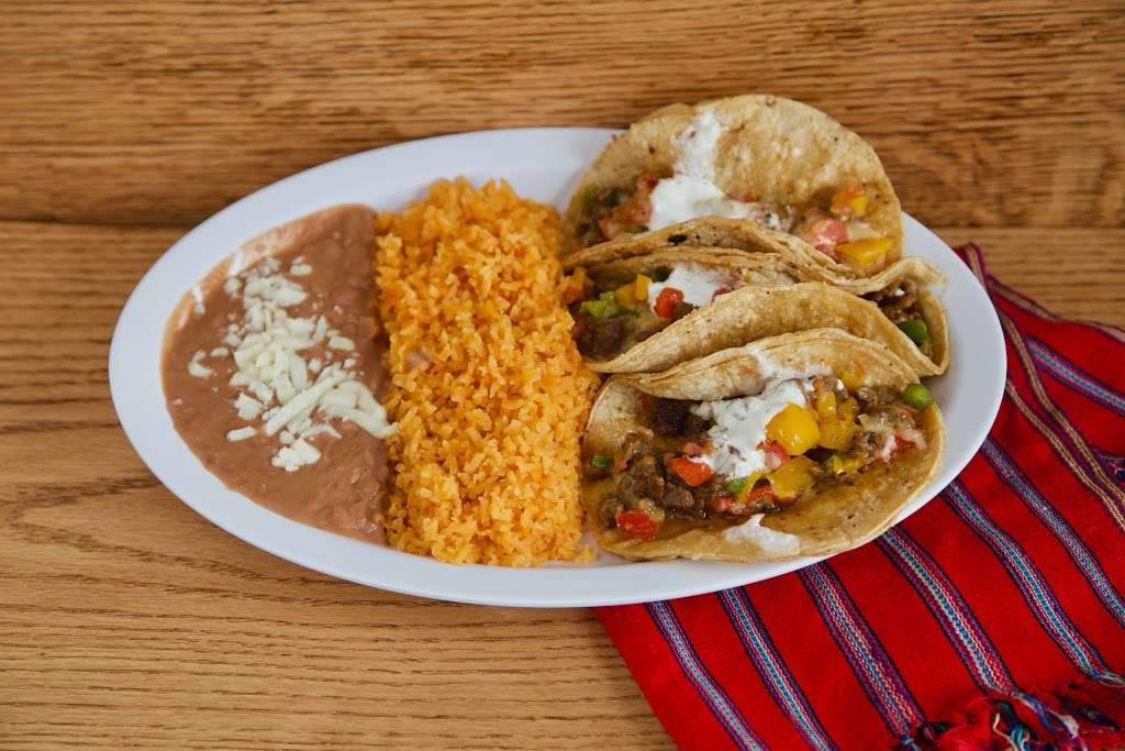 Sazón Cocina Mexicana | 910 W Glen Flora Ave, Waukegan, IL 60085, USA | Phone: (847) 249-0985