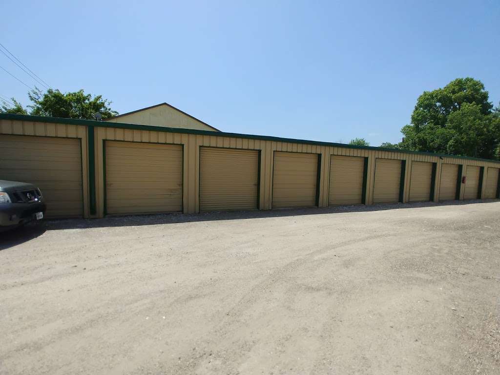 Angleton Self Storage | 105 E Hospital Dr, Angleton, TX 77515, USA | Phone: (979) 849-4405