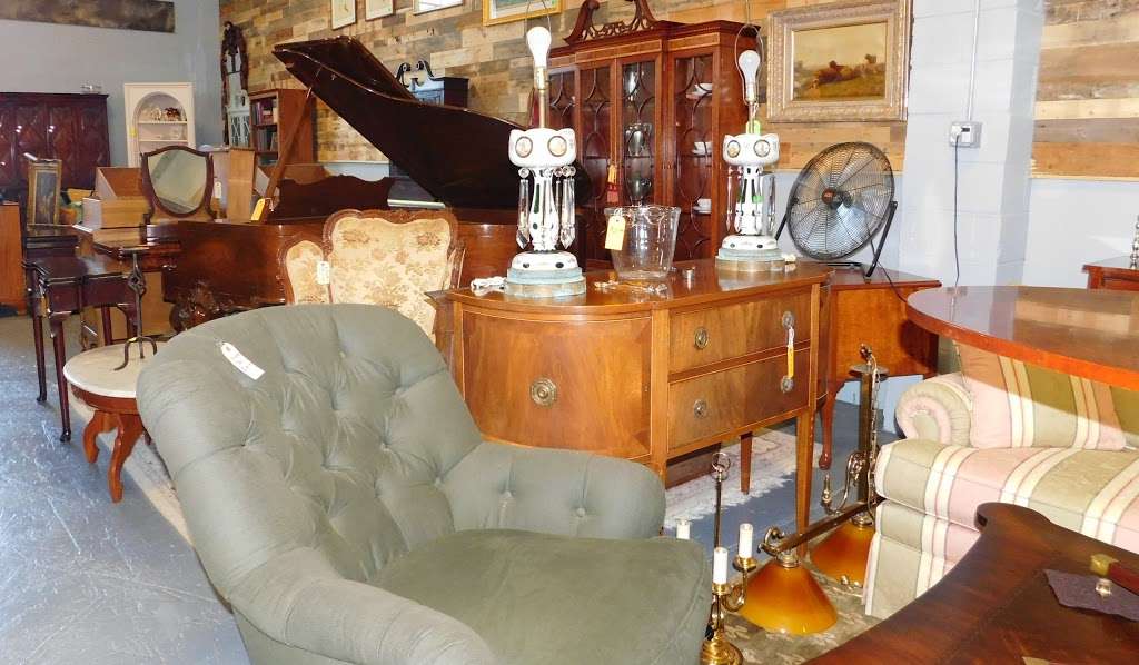 Chatsworth Antiques & Consignments LLC | 510 Ogden Ave, Mamaroneck, NY 10543 | Phone: (914) 698-1001