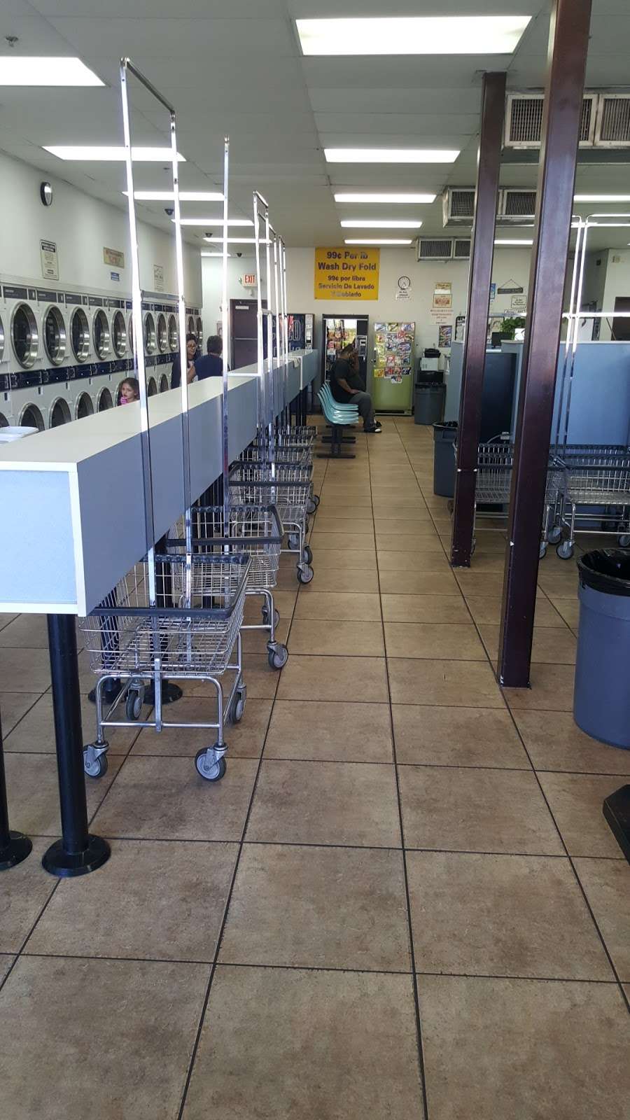 Spin City Laundromat | 5950 W Charleston Blvd #140, Las Vegas, NV 89146 | Phone: (702) 880-4344
