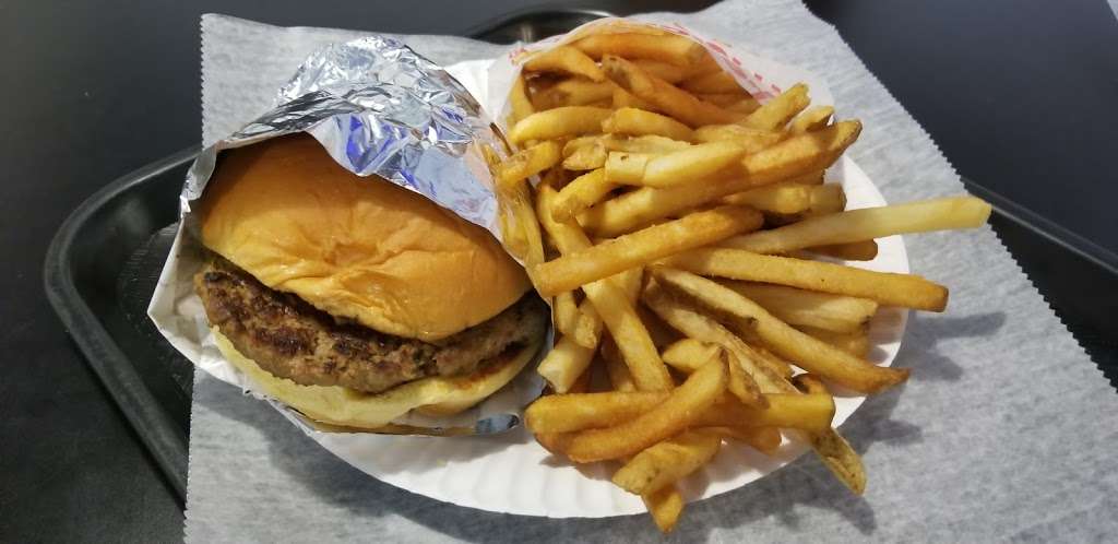 The Burger Garage | Photo 6 of 10 | Address: 25-36 Jackson Ave, Long Island City, NY 11101, USA | Phone: (718) 392-0424