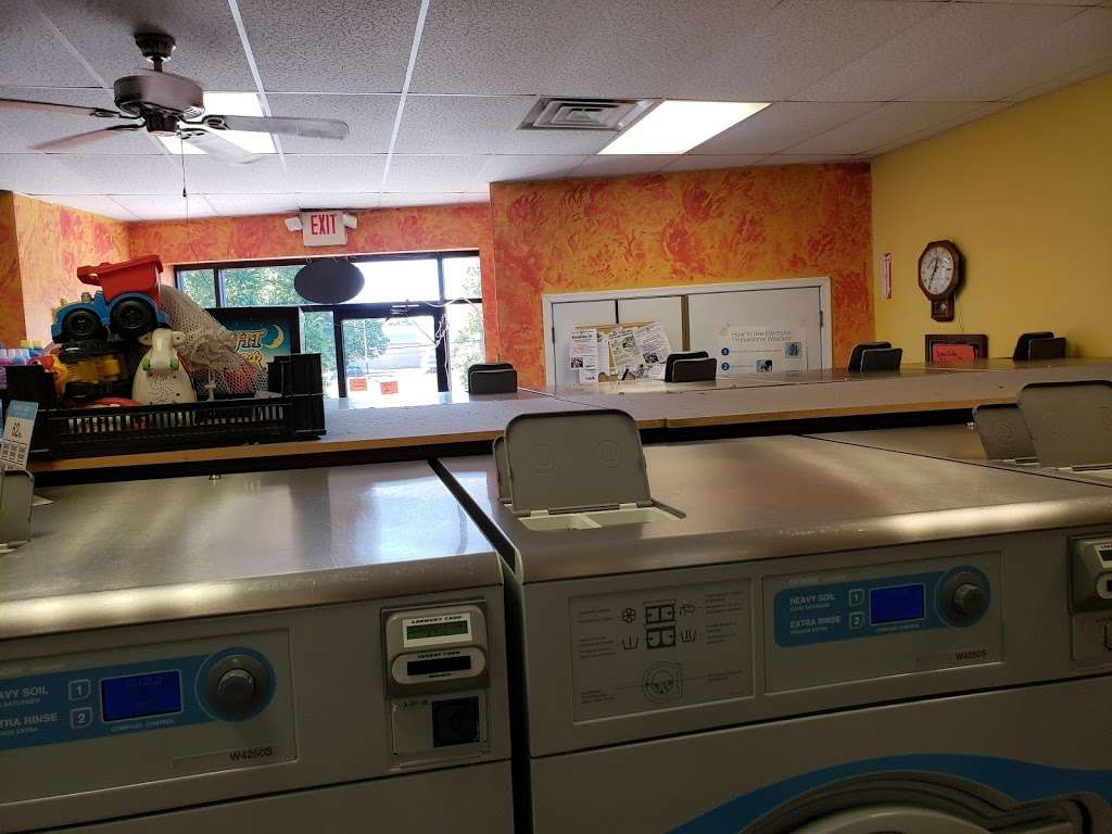 Fairdale Laundromat | 4023 Fairdale Rd, Philadelphia, PA 19154 | Phone: (215) 941-8834