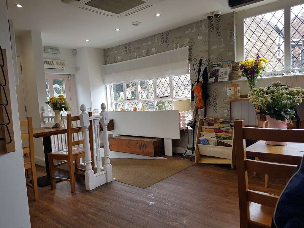 Riverside Tea Room Eynsford | 2A Riverside, Eynsford, Dartford DA4 0AE, UK | Phone: 01322 861551