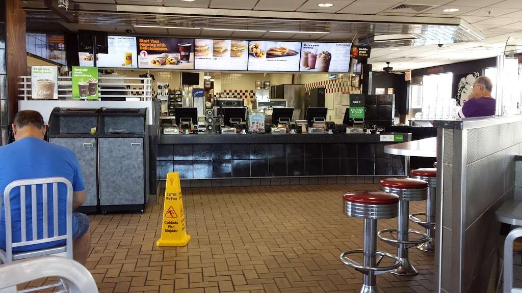 McDonalds | 9140 E Talking Stick Way, Scottsdale, AZ 85250, USA | Phone: (480) 443-0080