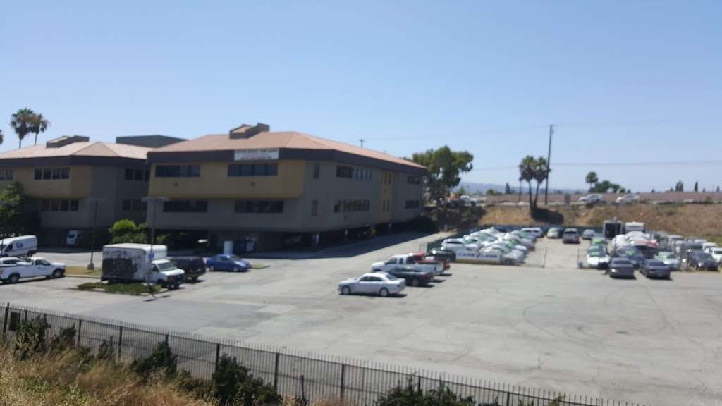 Harbor Commercial Center | 24328-24404 Vermont Ave, Harbor City, CA 90710