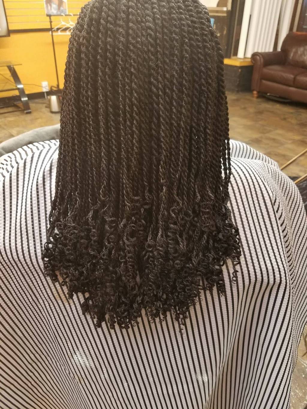 Marys African Hair Braiding | 5711 W North Ave, Milwaukee, WI 53208, USA | Phone: (414) 364-0780